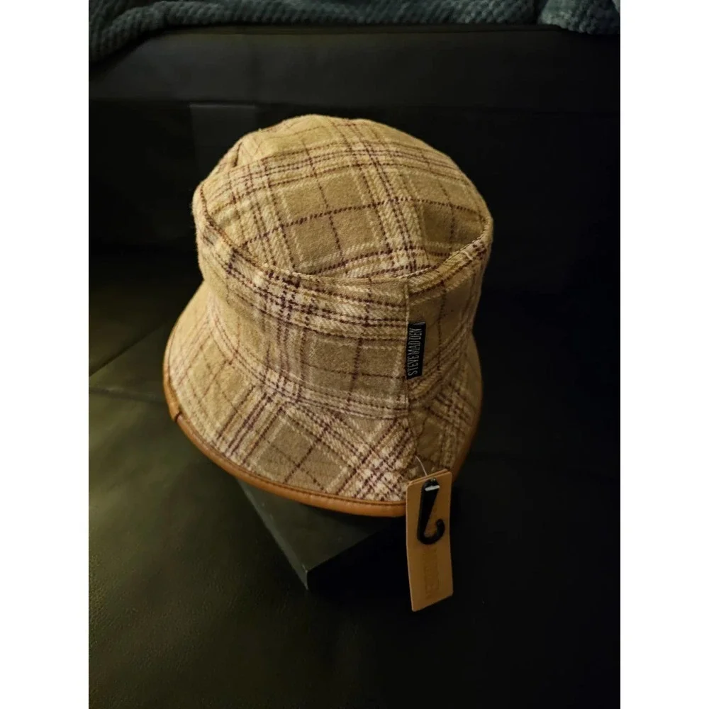 NWT Steve Madden Reversible Bucket Hat Plaid Tan Brown FauxLeather Trim One Size
